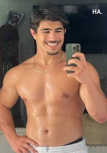 <em>Ethan M</em>